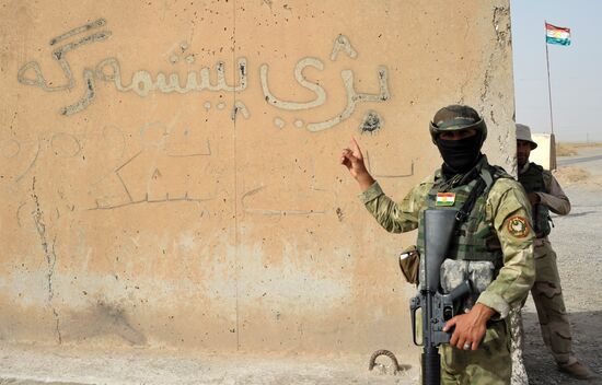 Kurdish fighters against ISIS