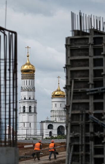 Construction of Zaryadye Park