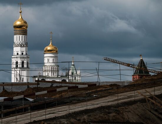 Construction of Zaryadye Park