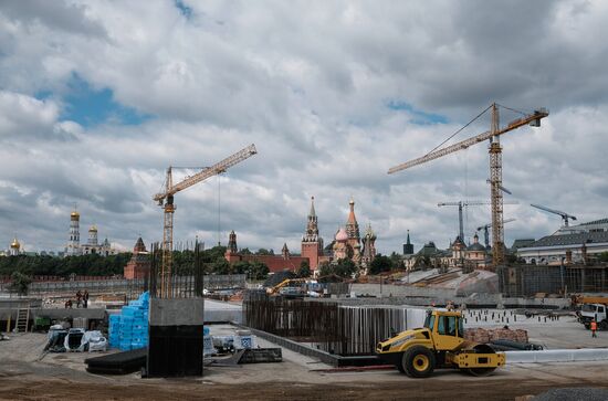 Construction of Zaryadye Park