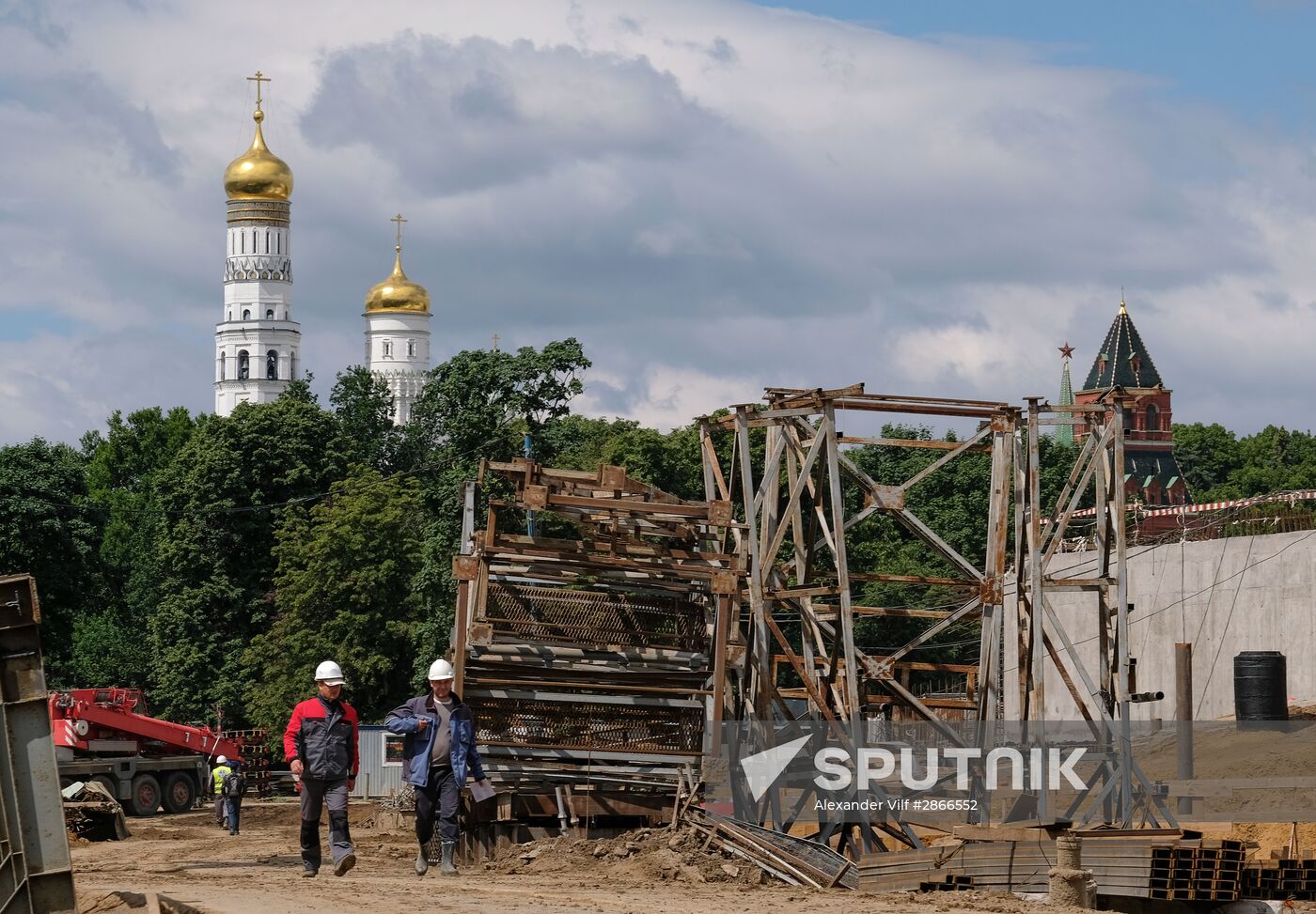 Construction of Zaryadye Park
