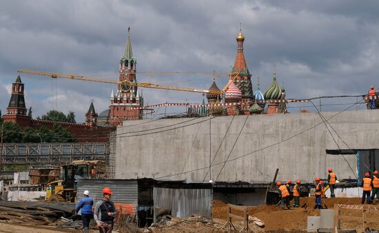 Construction of Zaryadye Park