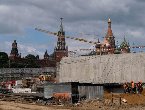Construction of Zaryadye Park