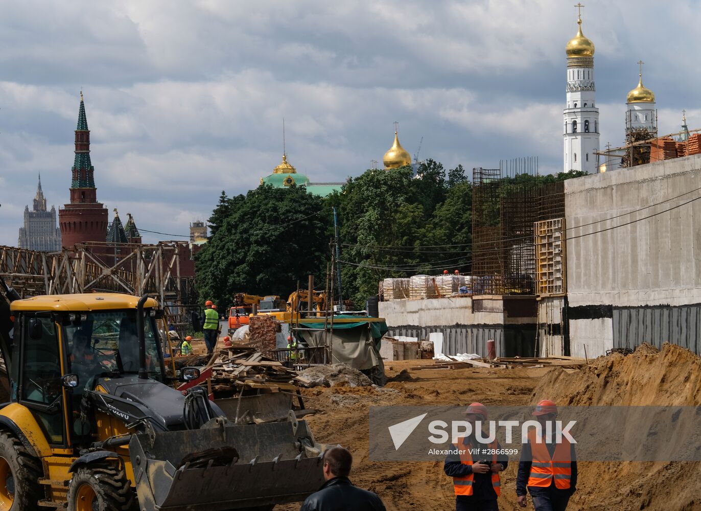 Construction of Zaryadye Park