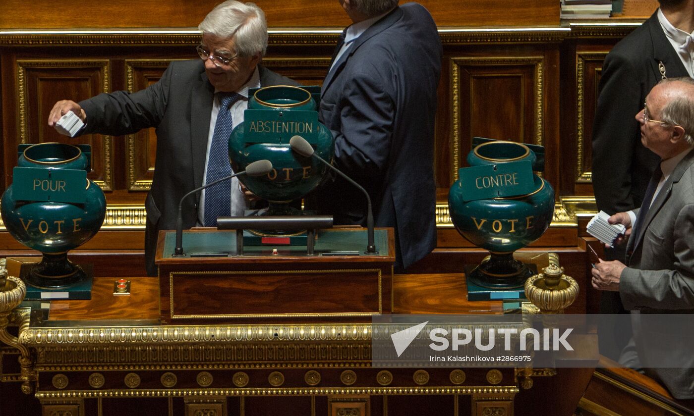 French Senate votes to ease sanctions against Russia