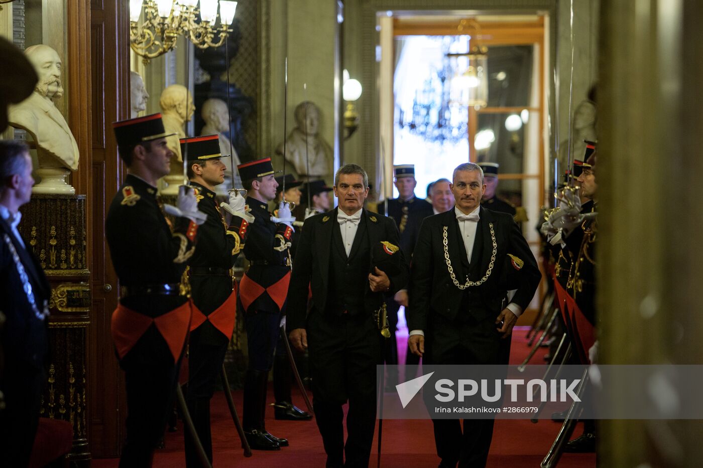 French Senate votes to ease sanctions against Russia