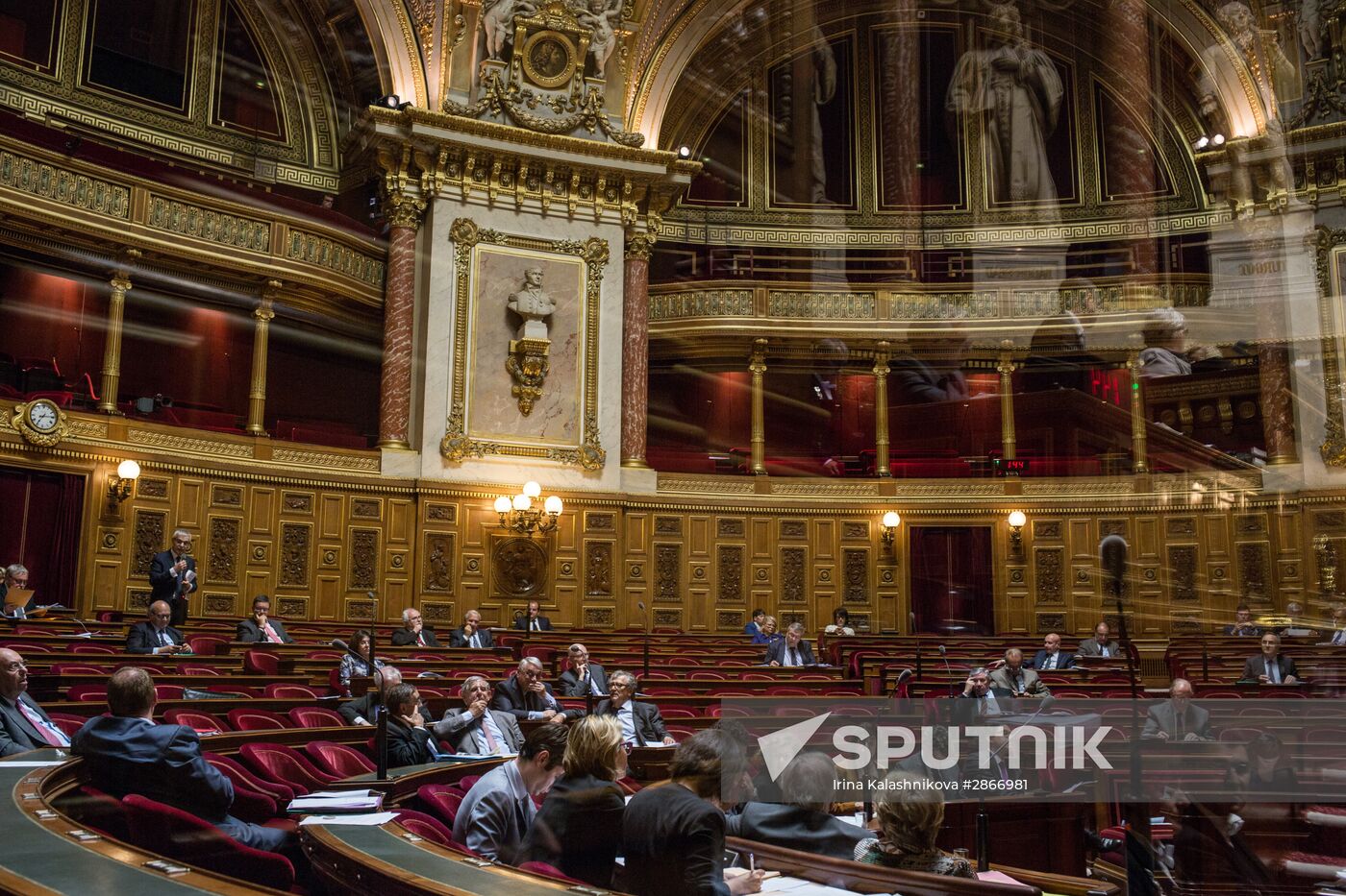 French Senate votes to ease sanctions against Russia