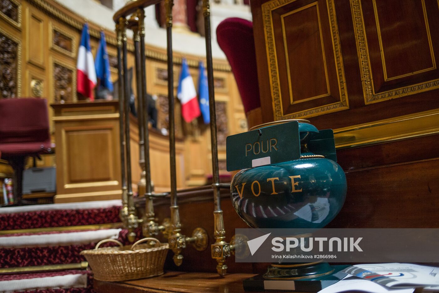 French Senate votes to ease sanctions against Russia