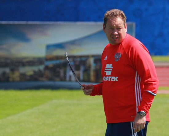 Russian national football team holds training session ahead of Euro 2016