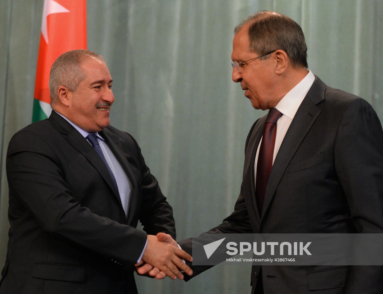 Russian Foreign Minister Sergei Lavrov and his Jordanian counterpart met in Moscownf f