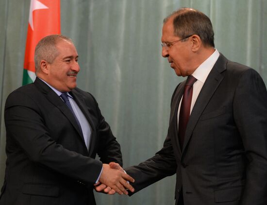 Russian Foreign Minister Sergei Lavrov and his Jordanian counterpart met in Moscownf f