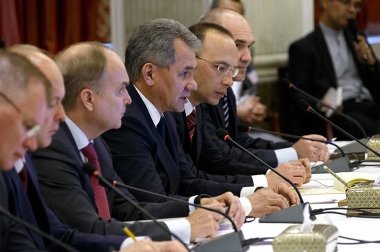 Defense Mnister Sergei Shoigu visits Turkmenistan and Iran