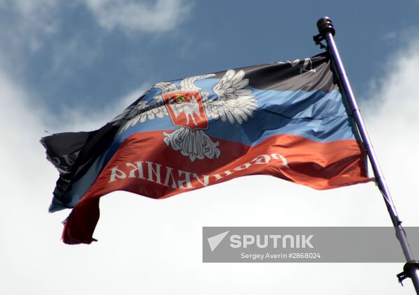 Rally in Donetsk protests against deployment of armed OSCE mission