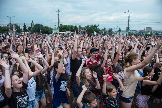 Water pouring flashmob in Omsk