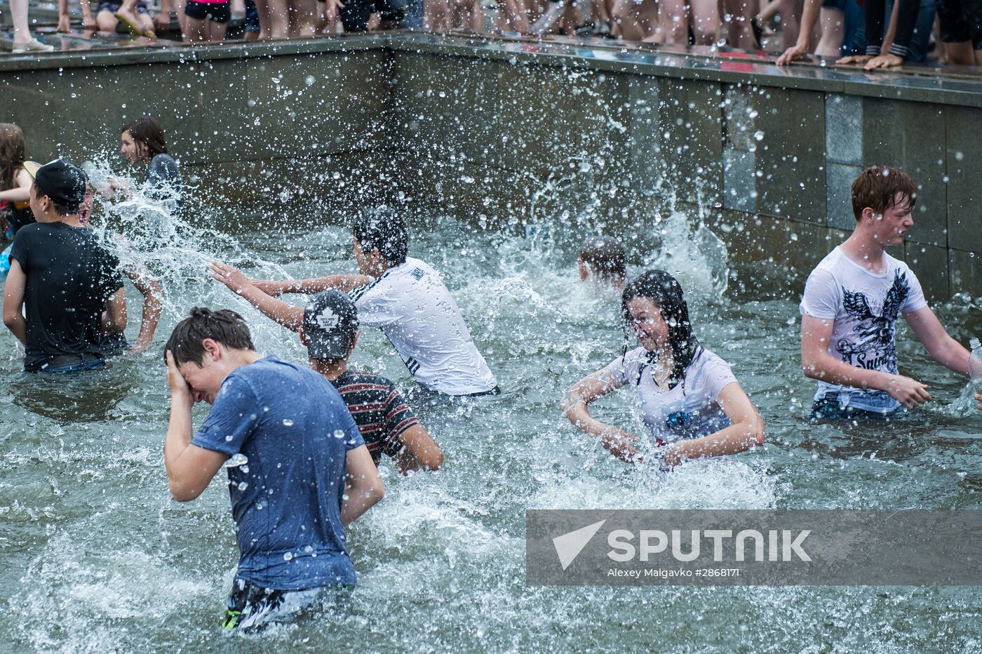 Water pouring flashmob in Omsk