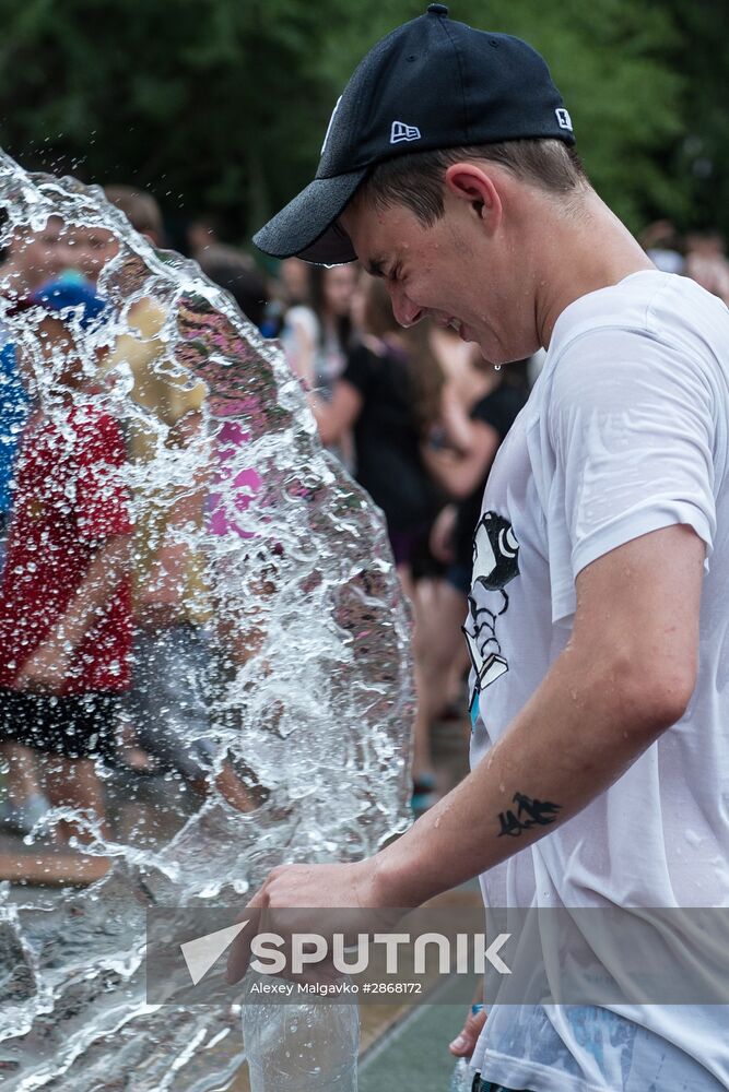 Water pouring flashmob in Omsk
