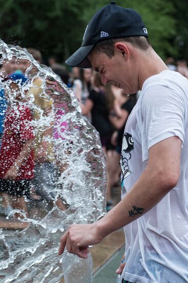 Water pouring flashmob in Omsk