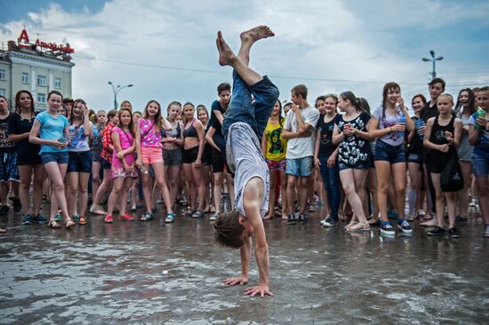 Water pouring flashmob in Omsk