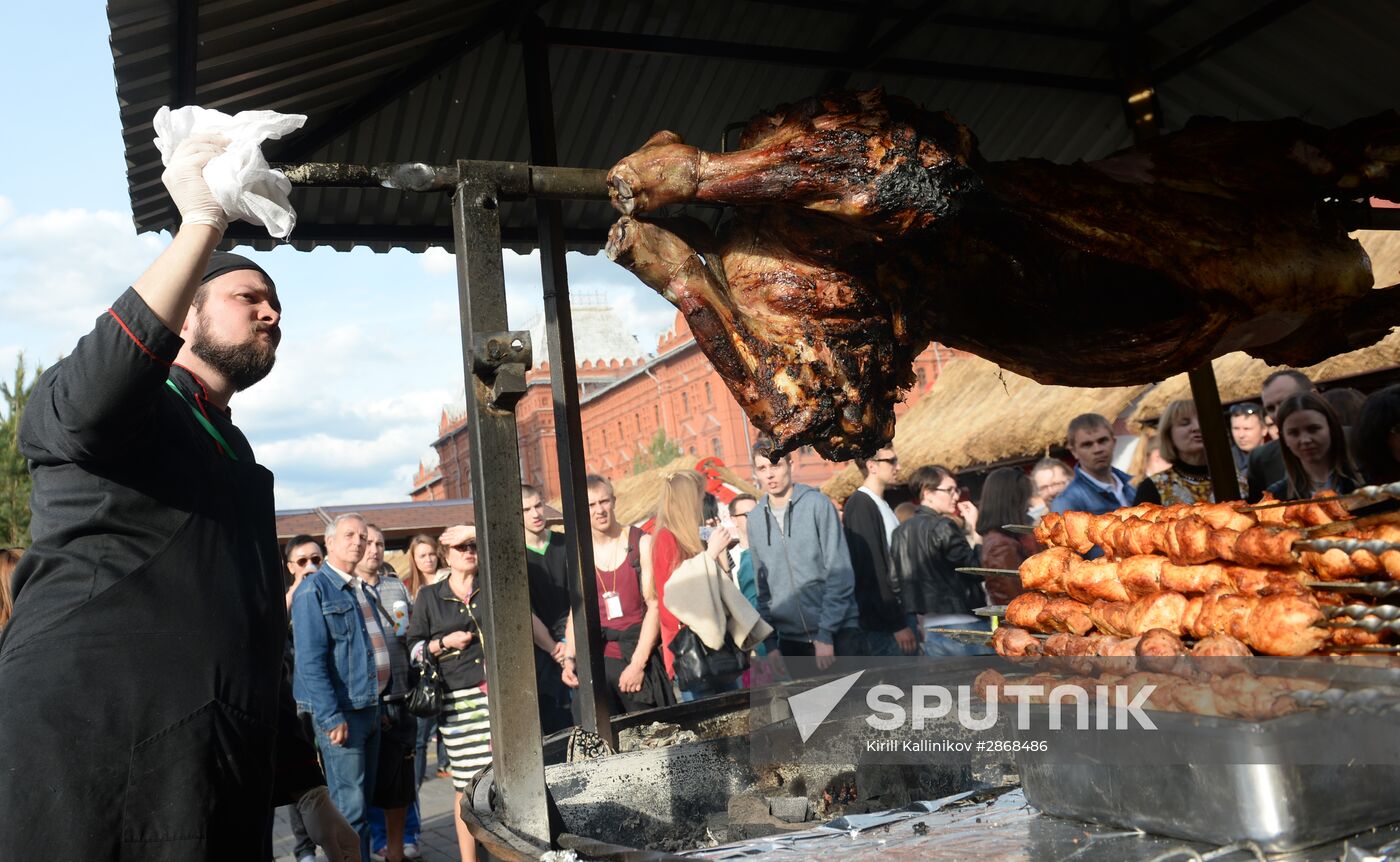 Moscow hosts Our Food historical-gastronomic festival