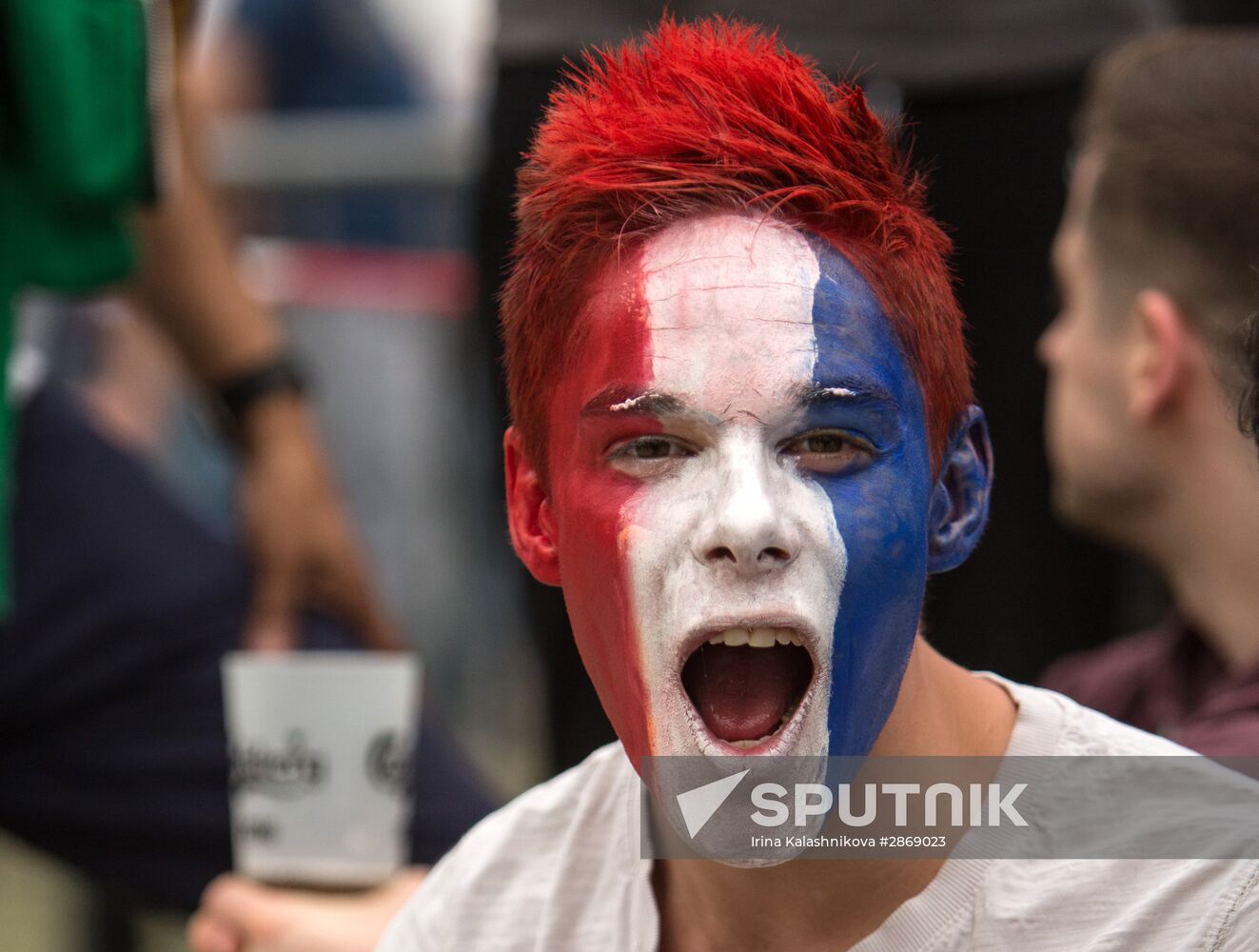 Euro 2016 opening match broadcast in fan zones across France