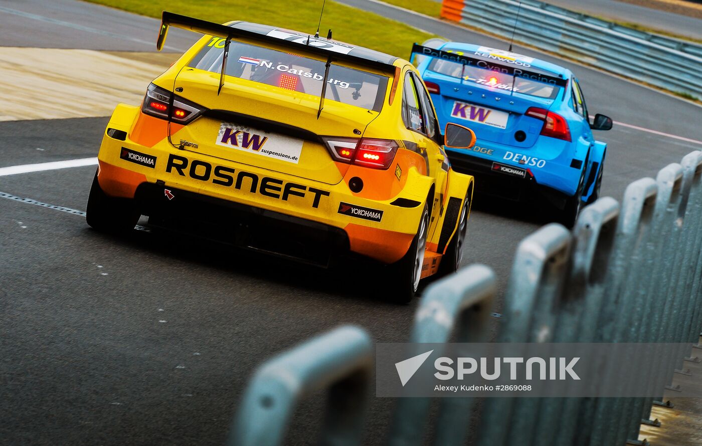 Racing. FIA WTCC. Round 4. Day One