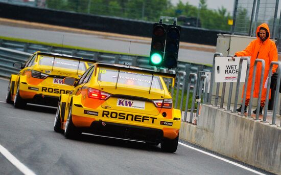 Racing. FIA WTCC. Round 4. Day One