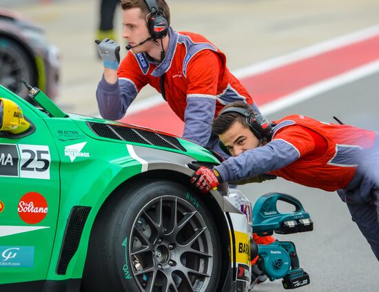 Racing. FIA WTCC. Round 4. Day One