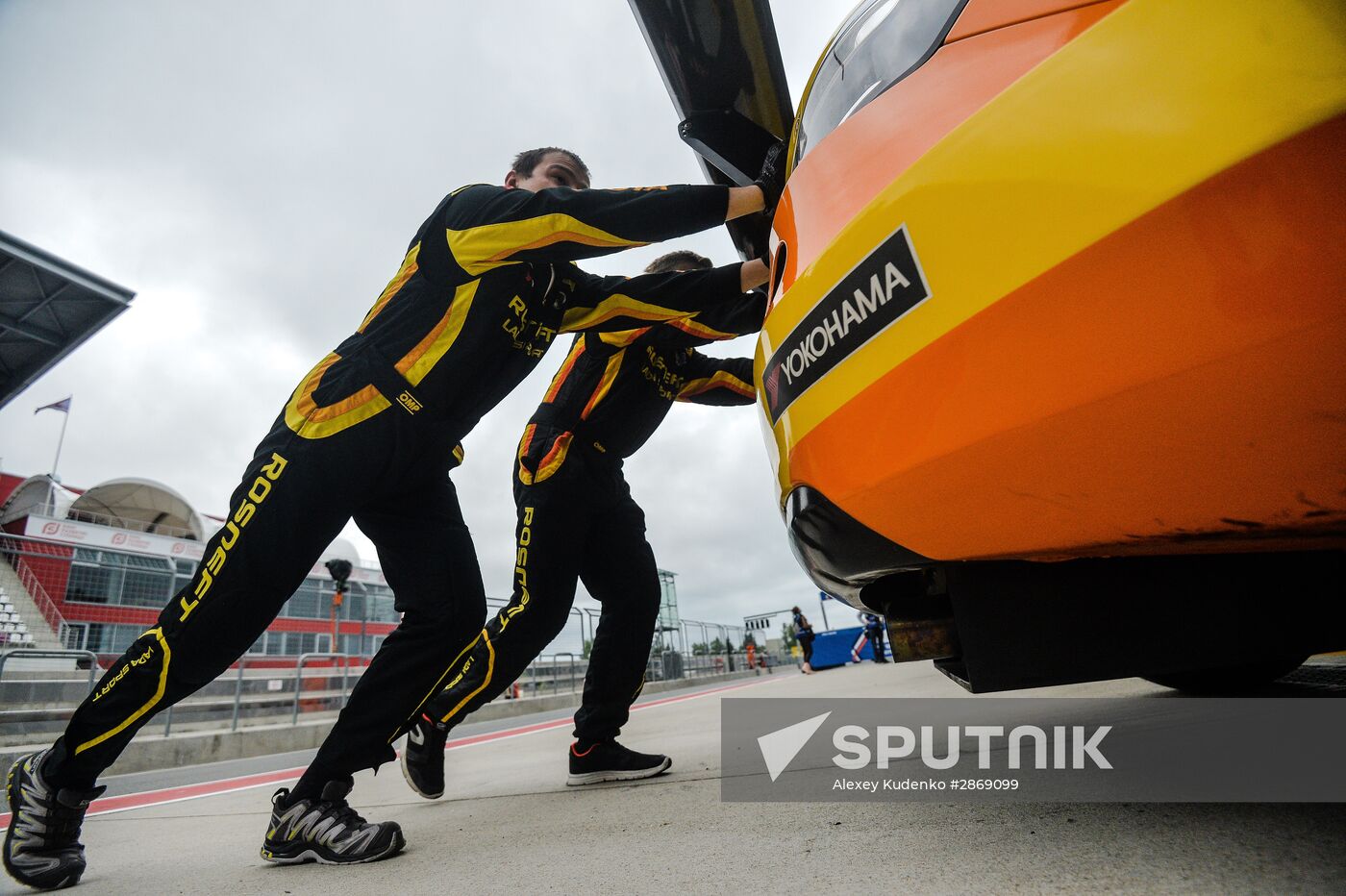 Racing. FIA WTCC. Round 4. Day One