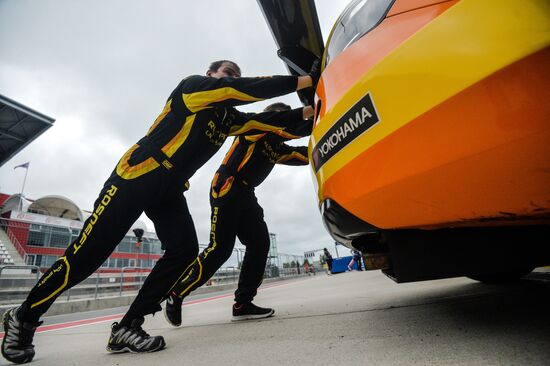 Racing. FIA WTCC. Round 4. Day One
