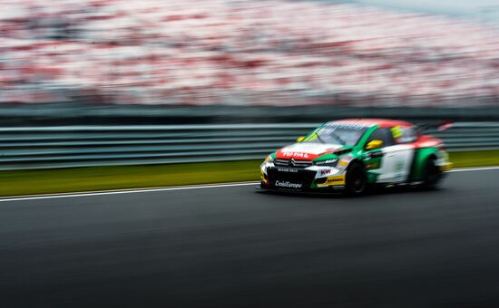 Racing. FIA WTCC. Round 4. Day One