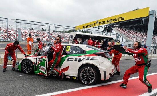Racing. FIA WTCC. Round 4. Day One