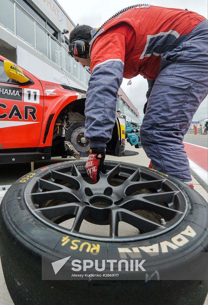 Racing. FIA WTCC. Round 4. Day One