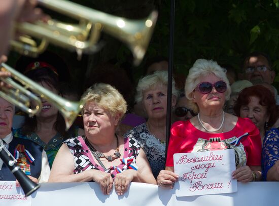 Polite People monument unveiled in Crimea