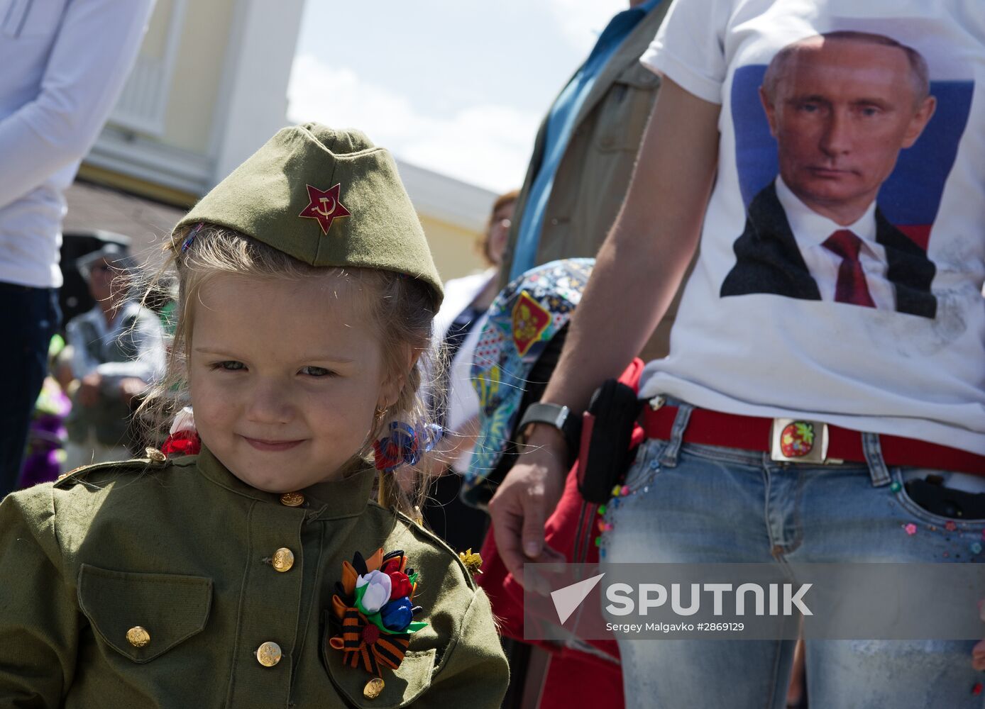 Polite People monument unveiled in Crimea