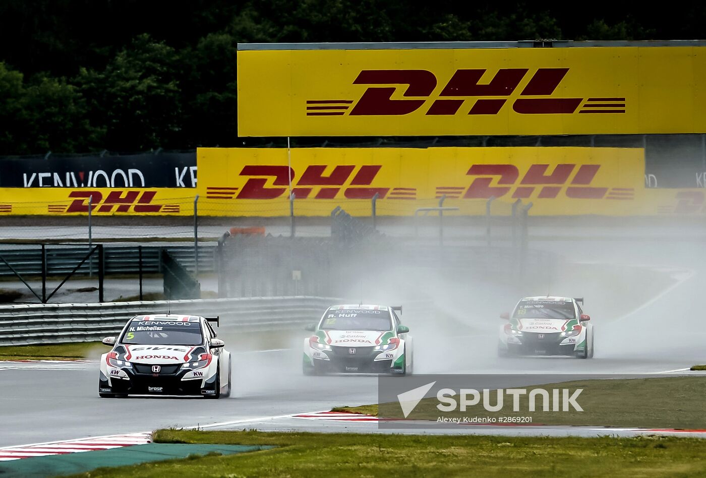 Racing. FIA WTCC. Round 4. Day One