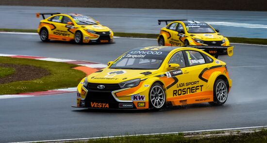 Racing. FIA WTCC. Round 4. Day One