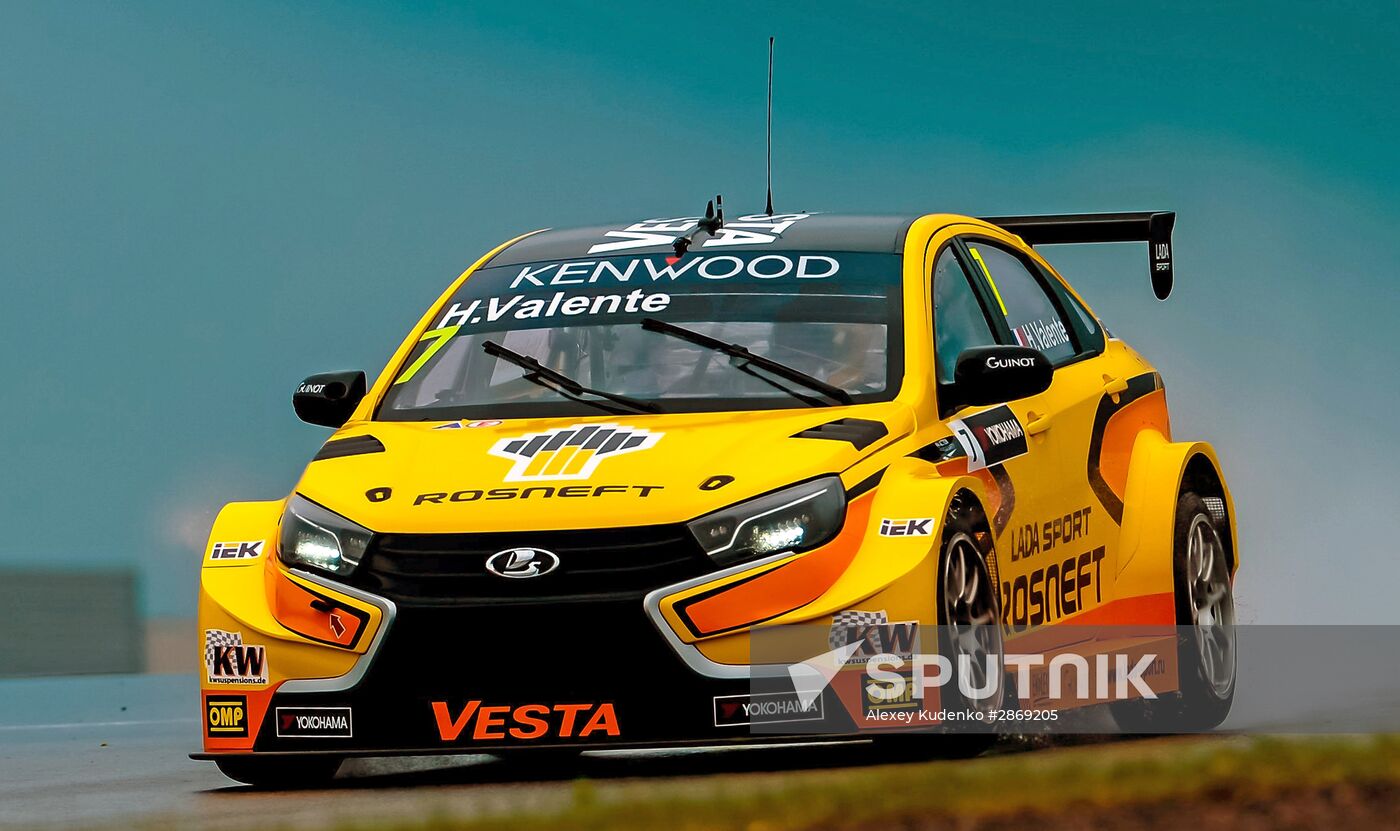 Racing. FIA WTCC. Round 4. Day One