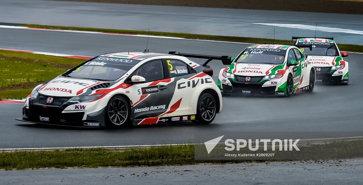 Racing. FIA WTCC. Round 4. Day One