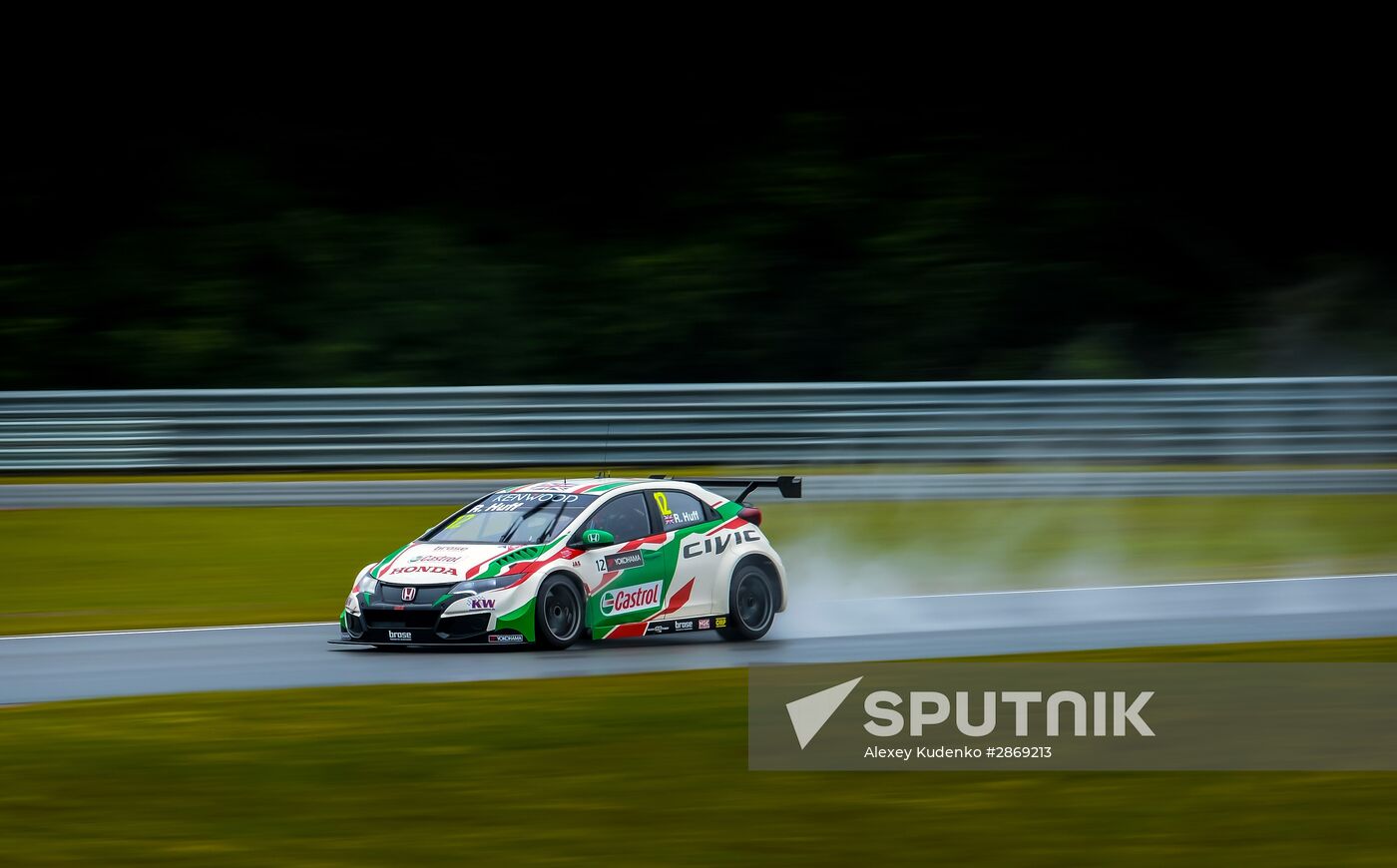 Racing. FIA WTCC. Round 4. Day One