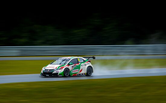 Racing. FIA WTCC. Round 4. Day One