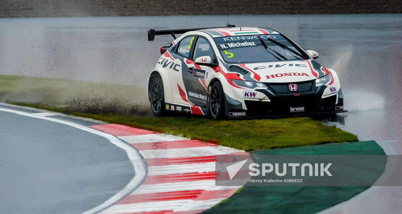 Racing. FIA WTCC. Round 4. Day One