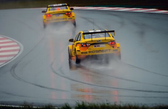 Racing. FIA WTCC. Round 4. Day One