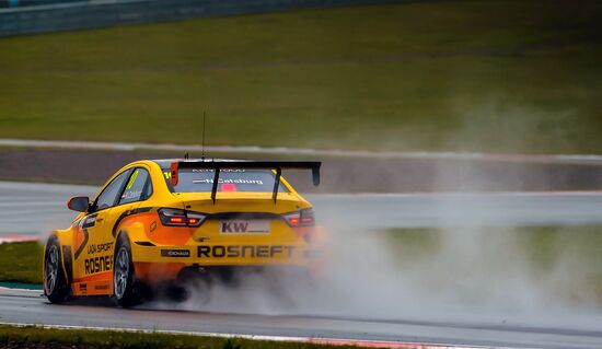 Racing. FIA WTCC. Round 4. Day One