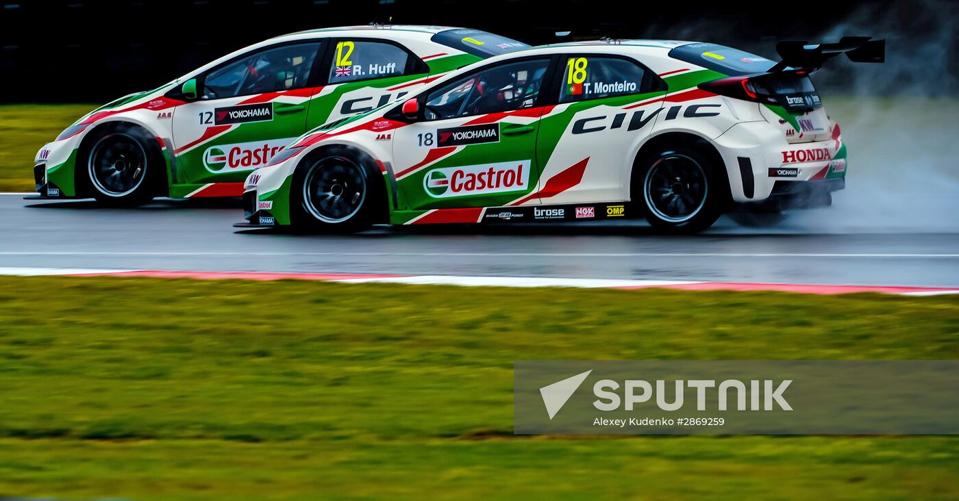 Racing. FIA WTCC. Round 4. Day One