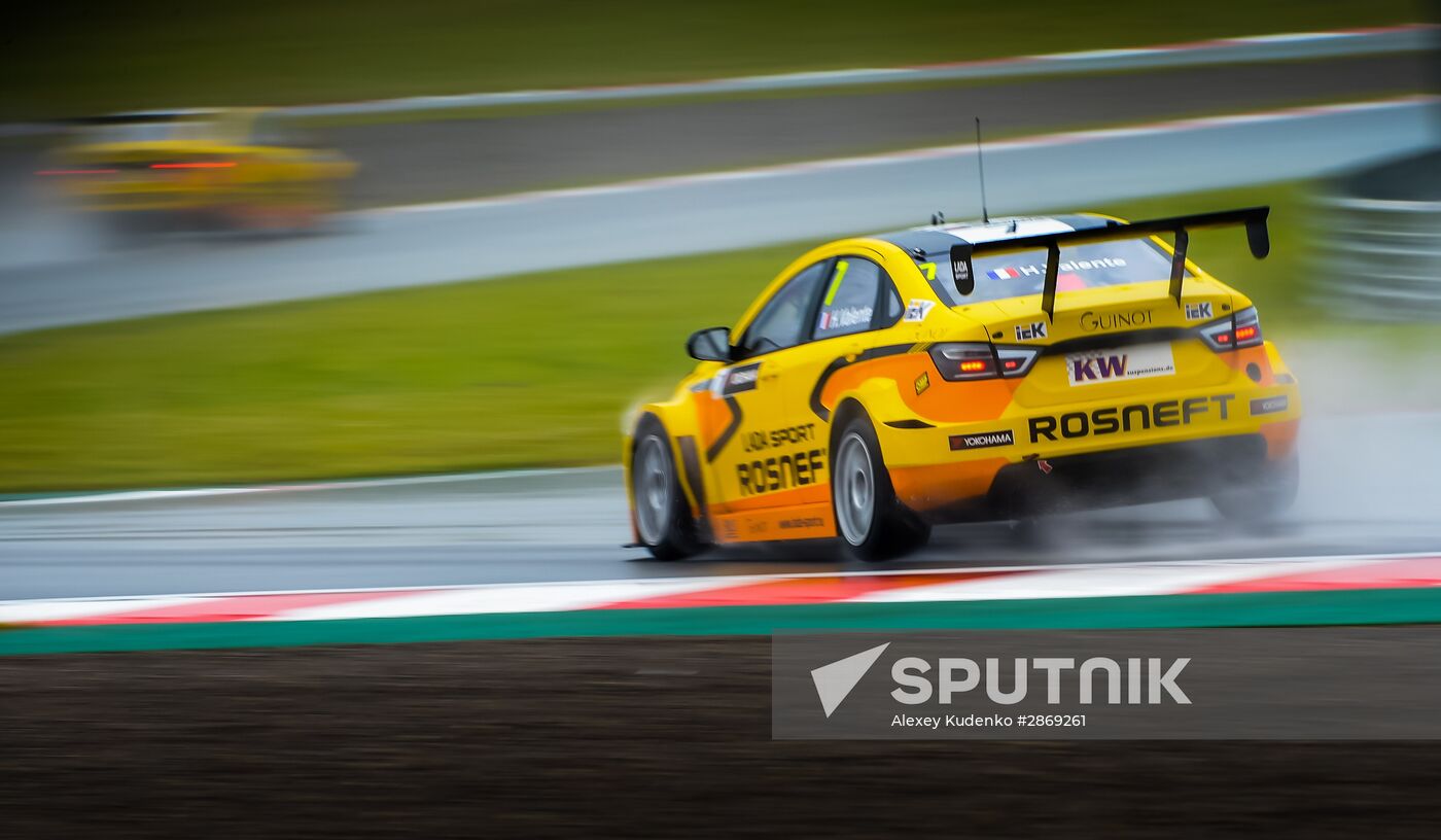 Racing. FIA WTCC. Round 4. Day One