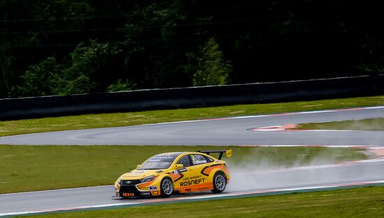 Racing. FIA WTCC. Round 4. Day One