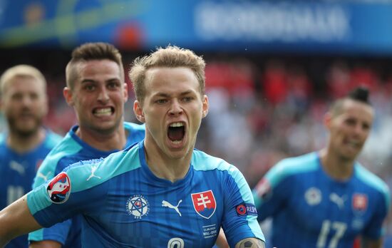 Football. UEFA Euro 2016, Wales vs. Slovakia