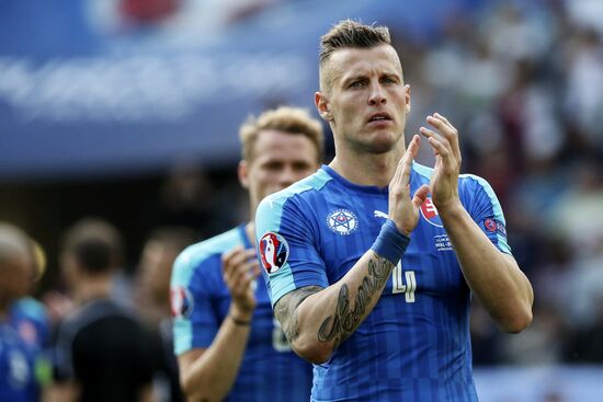 Football. UEFA Euro 2016, Wales vs. Slovakia