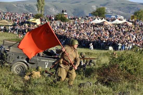 Military and historical show "Chronicles of Crimea. Episode 2016: What Fatherland Starts With?"