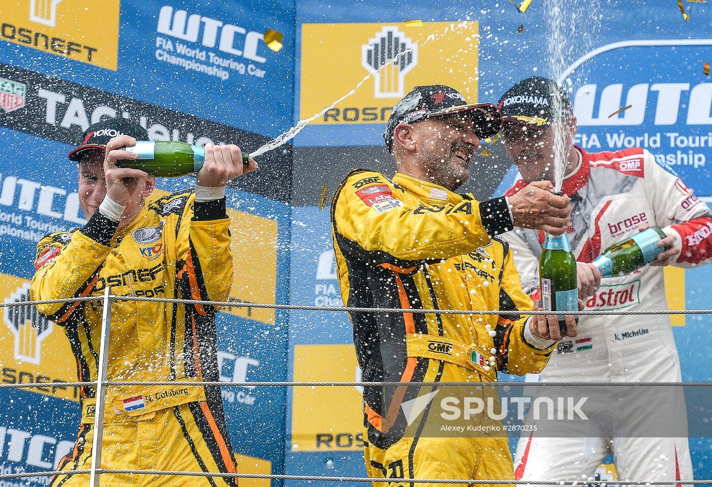 Racing. FIA WTCC. Round 4. Day Two